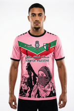 Maillot FC Palestino Rose – Bandes Rouge Vert & Motif Révolution - mannequin_face - Vue 1
